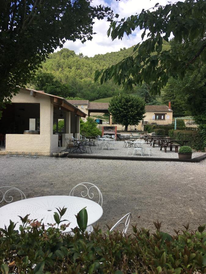 Le Chambron Camping *